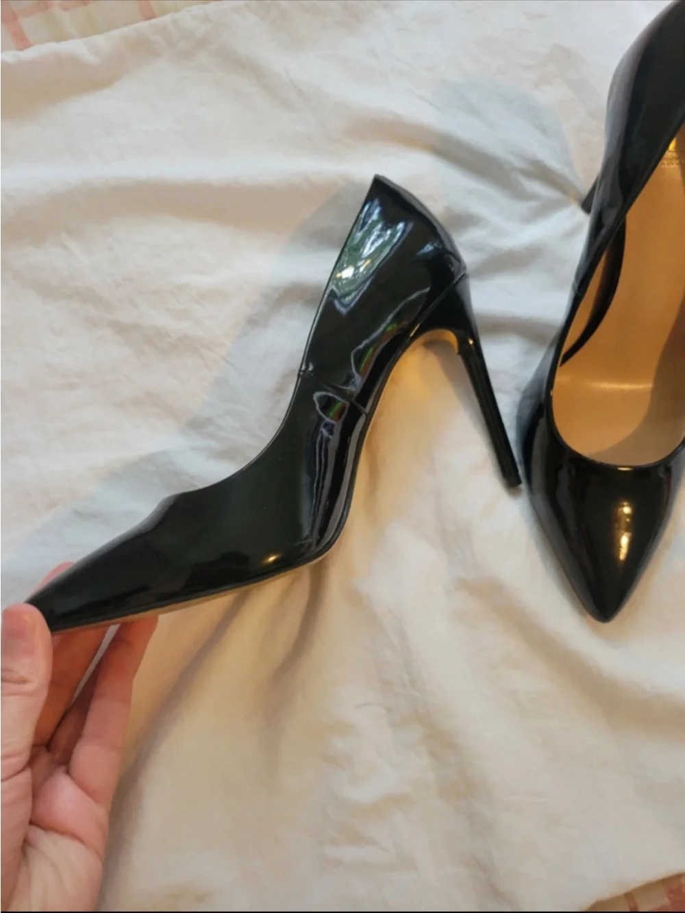 Women's Black Patent Pointed-Toe Heels